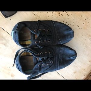 Toms lace-up black shoes